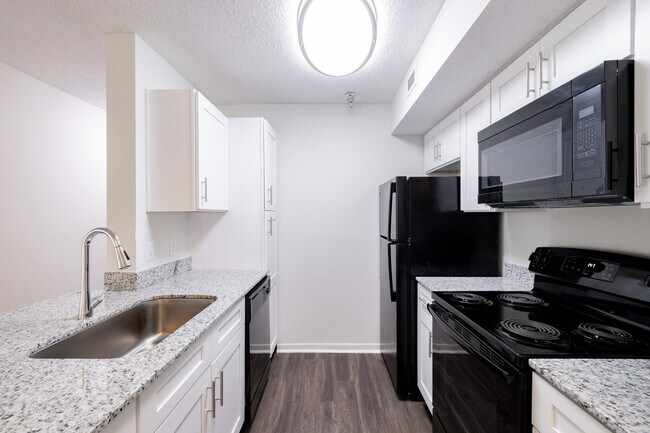 Foto del edificio - The Residence at White River Apartments