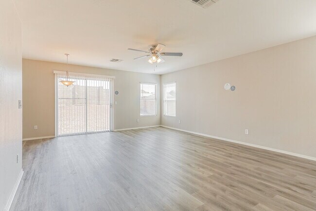 Foto del edificio - 21940 W Casey Ln