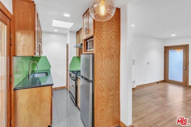 Foto del edificio - 1405 Ocean Park Blvd
