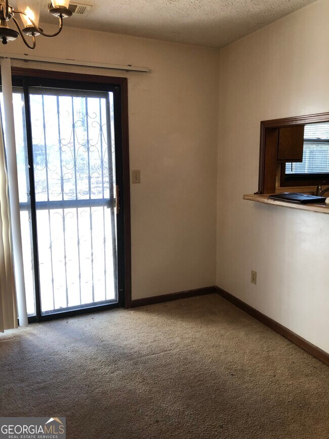 Building Photo - 5556 Windwood Rd