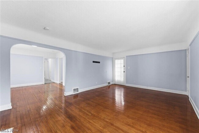 Building Photo - 876 Eloise Dr