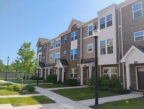 Building Photo - 936 Jenkins Ct