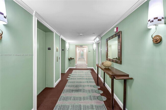 Foto del edificio - 2951 S Bayshore Dr