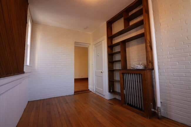 Building Photo - 5 Fuller St