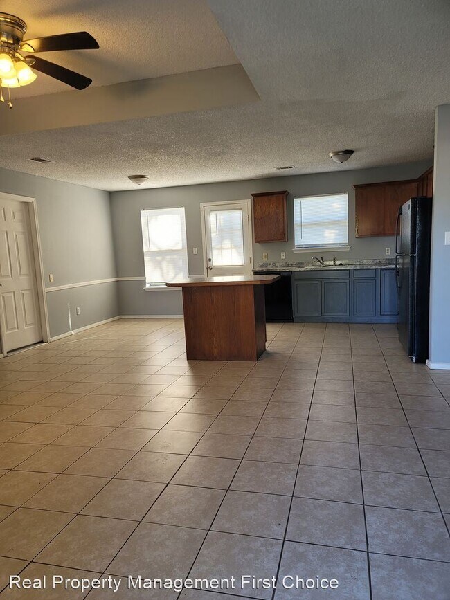Building Photo - 3 br, 1.5 bath House - 2210 Granite Circle