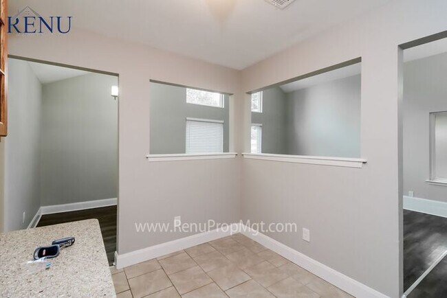 Foto del edificio - Spring Special: 1/2 off your first month! ...
