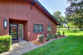 Building Photo - 44771 Garden Ct