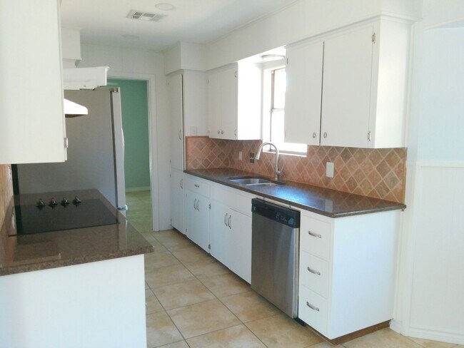 Building Photo - 1822 Volga Dr