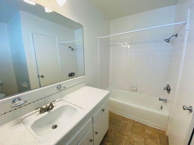 Foto del edificio - Beverly Hills Adjacent