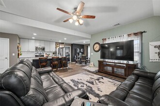 Building Photo - 20815 Acorn Valley Dr