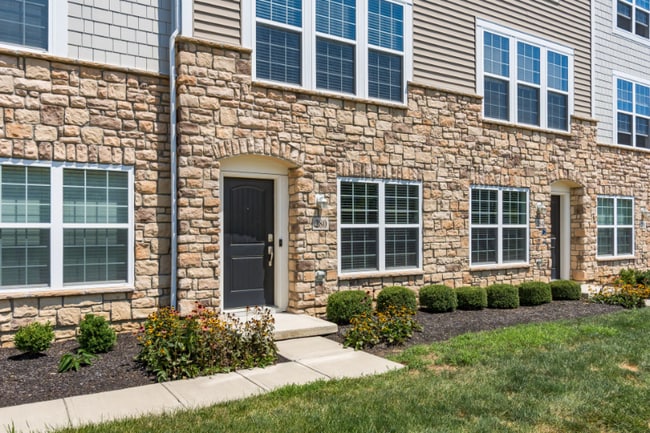 Building Photo - 280 Autumn Ridge Cir