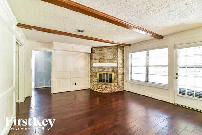 Foto del edificio - 11715 Parkriver Dr