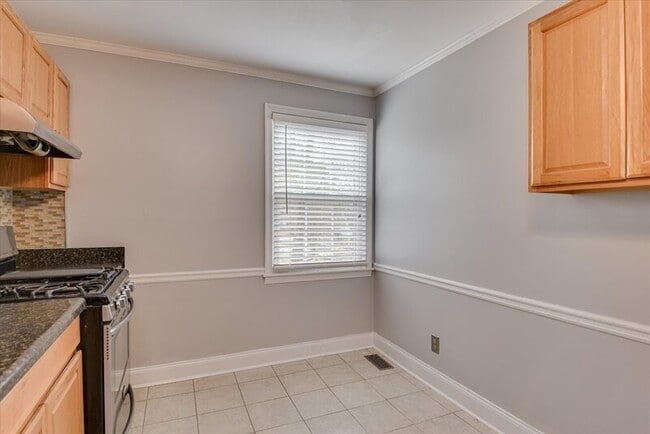 Foto del edificio - 2406 Sparks Rd