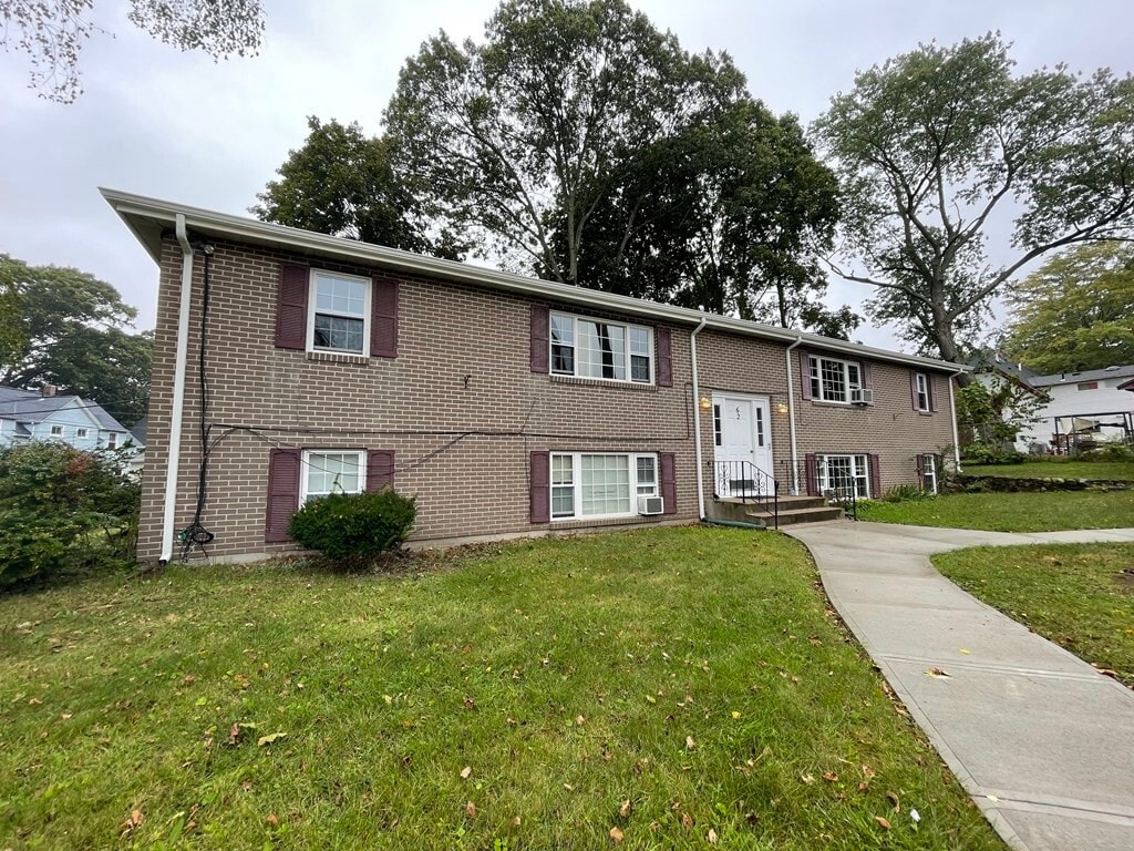 62 Garden St Unit 3, Attleboro, MA 02703 Condo for Rent in Attleboro