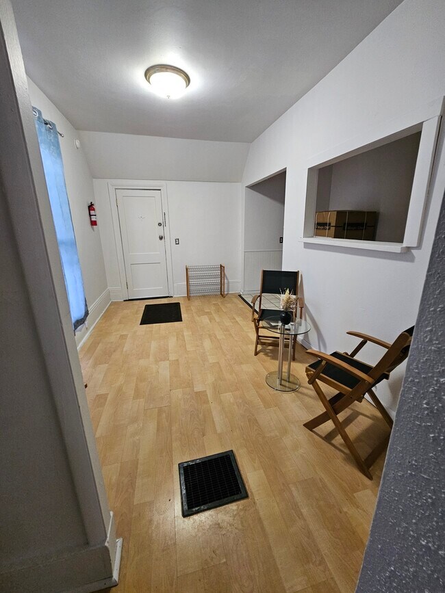 Foto del edificio - 413 W Vine St