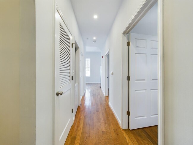 Building Photo - 137 Monticello Ave