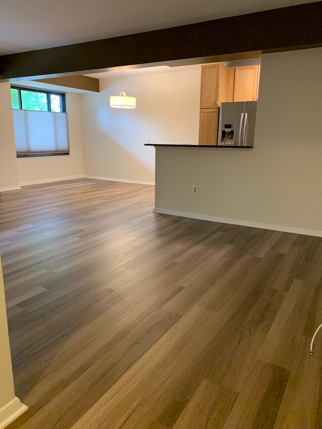 Comida - 3601 Wisconsin Ave NW