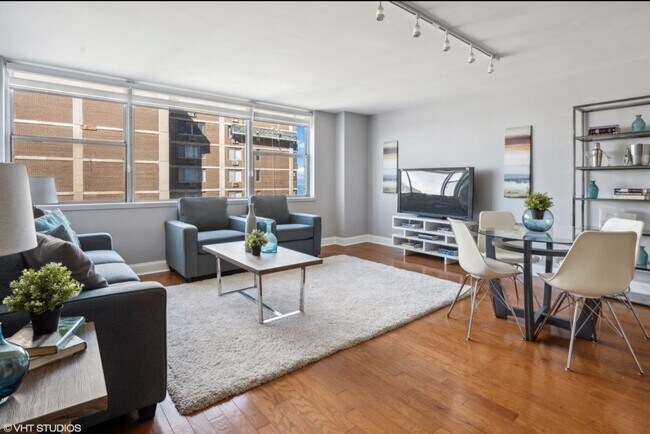 Foto del edificio - 6301 N Sheridan Rd