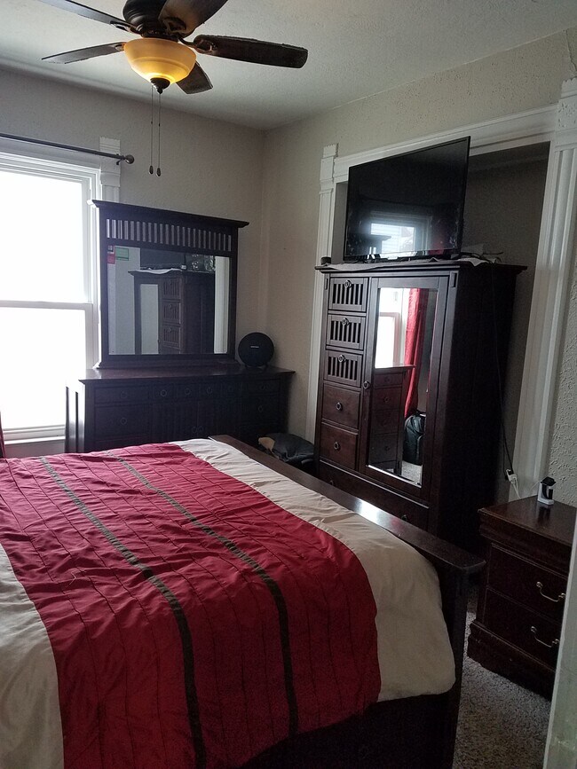 Bedroom 1 - 412 W Genesee St