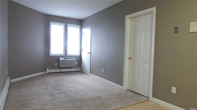 Building Photo - 2 Nagel Ct
