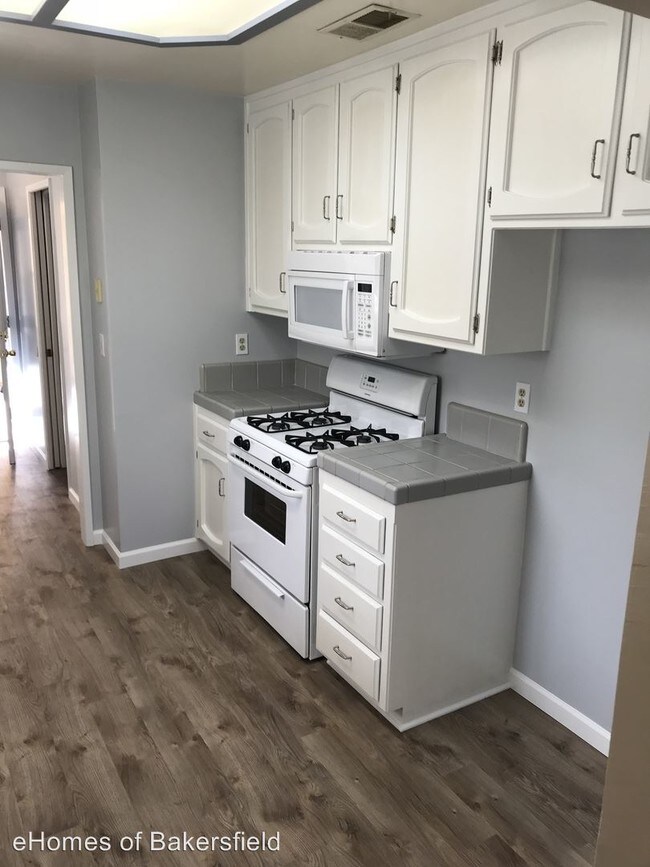 Building Photo - 3 br, 2 bath House - 508 Sago Palm St.