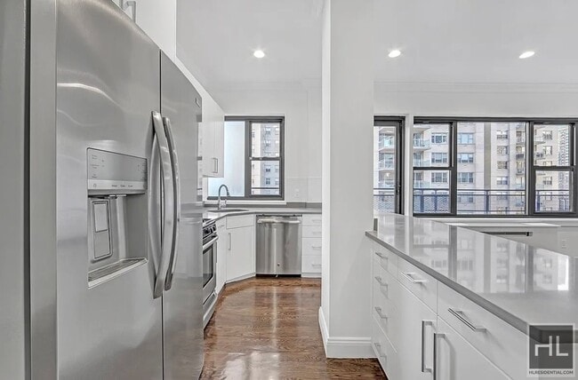 Building Photo - EAST 56 STREET