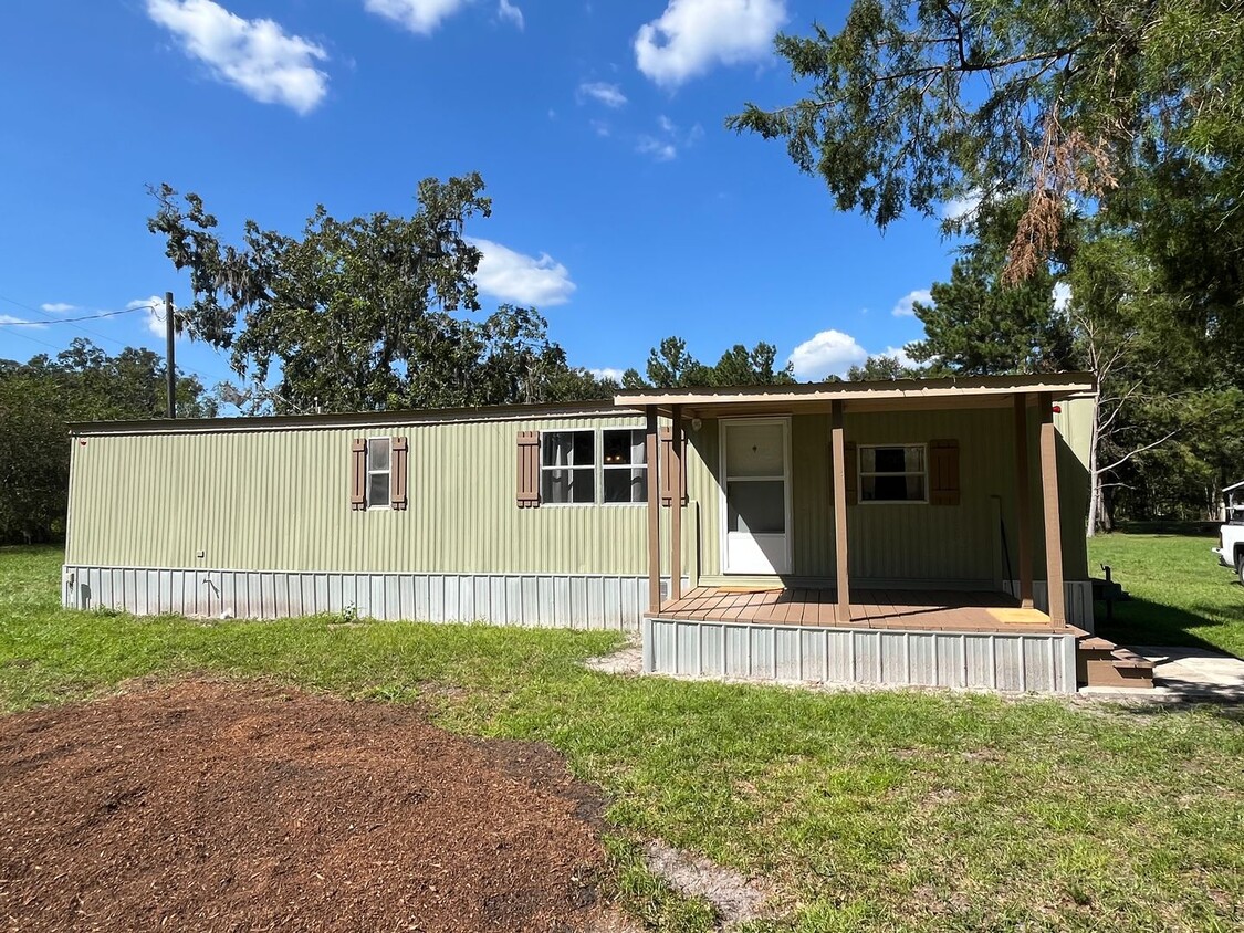 Primary Photo - Nicely Remodeled 2 Bedroom, 1 Bathroom Man...