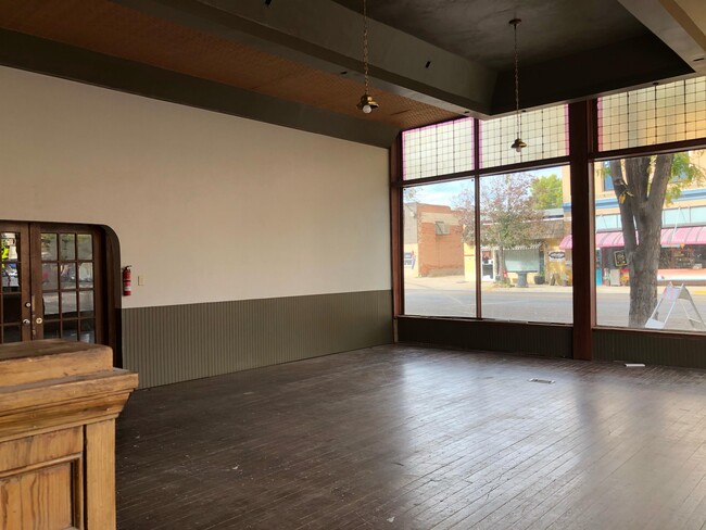 Building Photo - 201 W Main St
