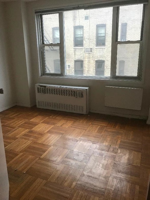 Primary Photo - 445 E 77th St