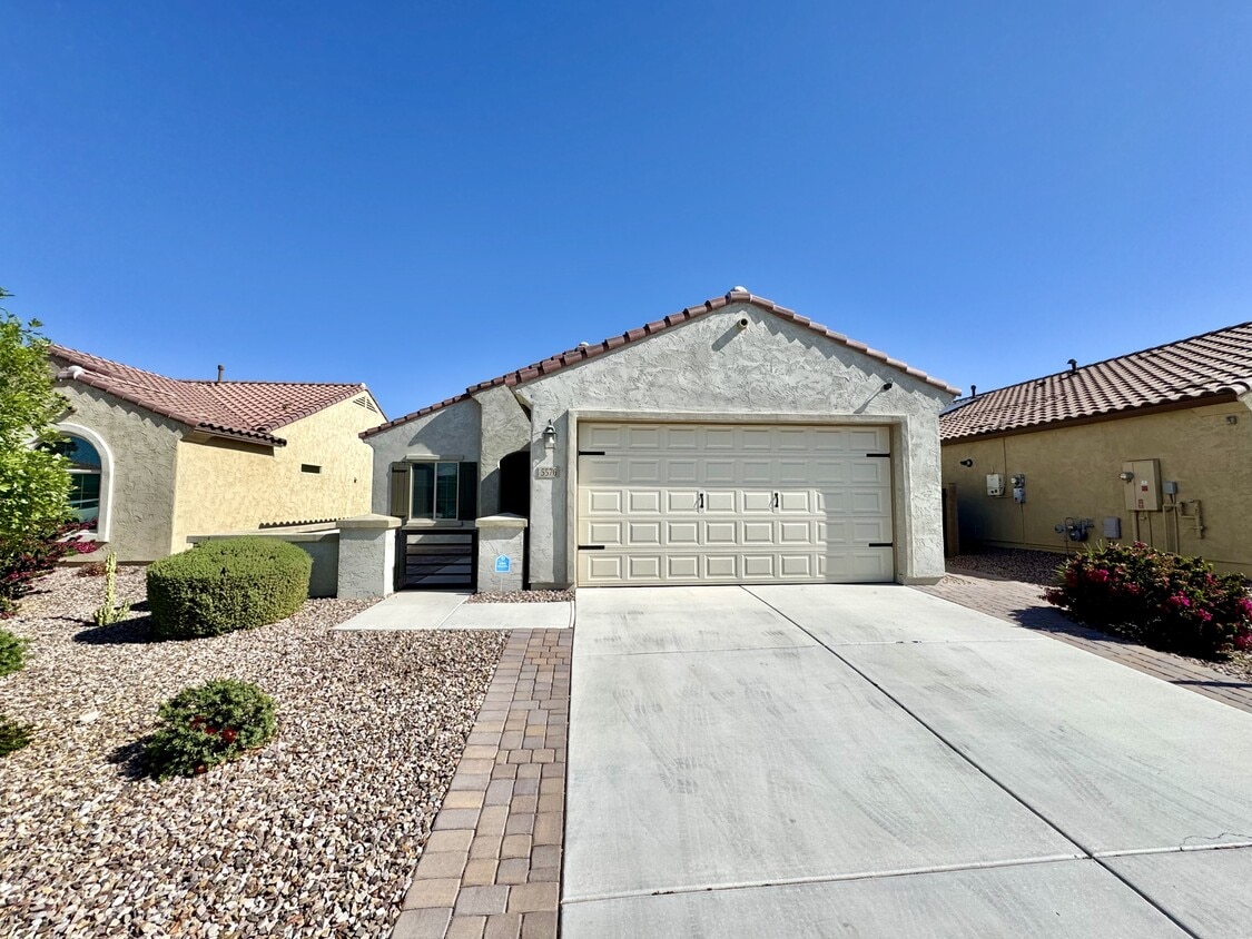 Primary Photo - 5576 W Heritage Way