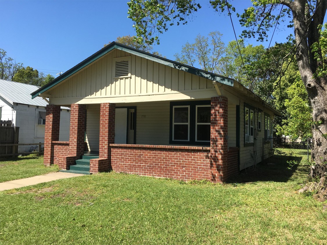 Primary Photo - 776 Gorgas St
