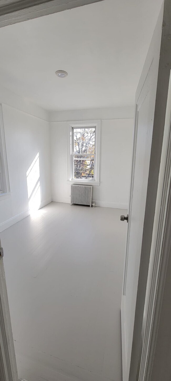 Building Photo - 3137 Zulette Ave