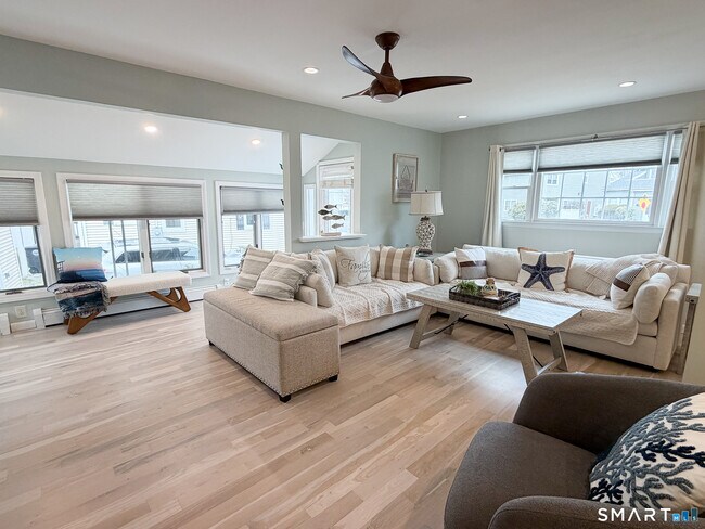 Foto del edificio - 945 E Broadway