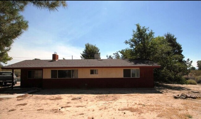 Foto del edificio - 2 bedroom 2 bathroom House In Apple Valley, Ca