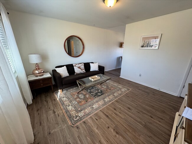 Building Photo - 7370 Utica St