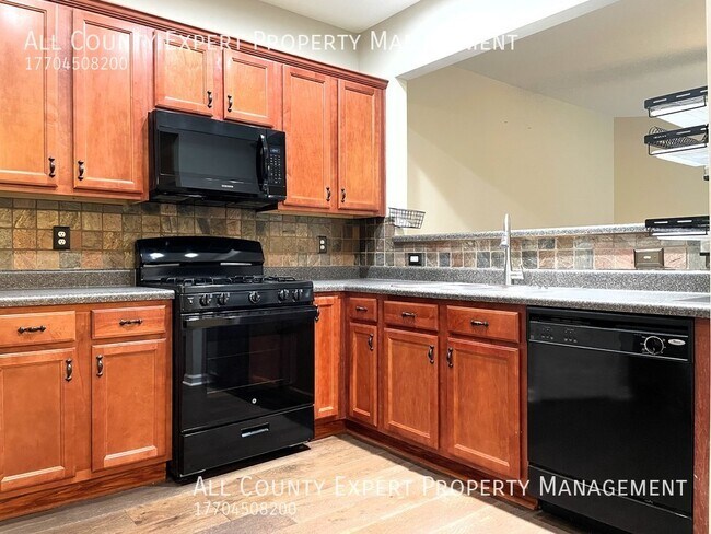 Building Photo - Great Townhome in Sought After Neighborhood