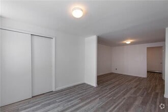 Building Photo - 361 52nd St