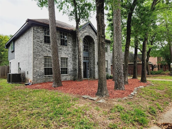 Building Photo - 16002 Cutten Rd