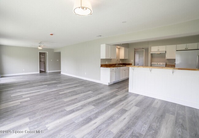 Foto del edificio - 1131 Linda Ave