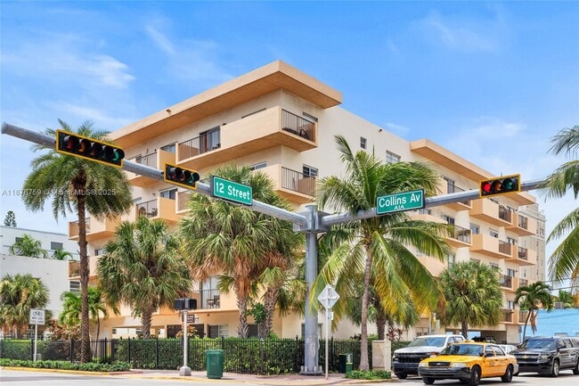 Building Photo - 1150 Collins Ave