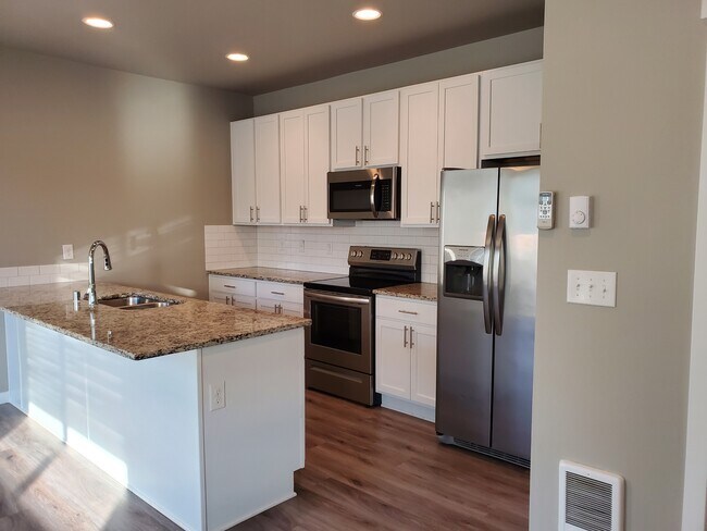 Foto del edificio - 6906 Delaney Ln NE