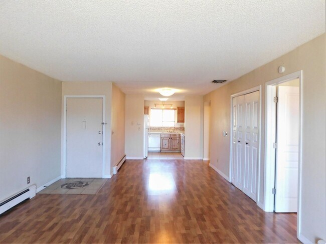Foto del edificio - 961 Lakeside Dr