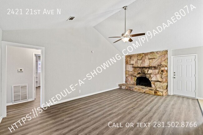 Foto del edificio - AVAILABLE NOW!