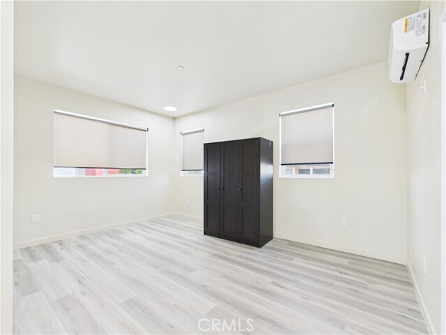 Foto del edificio - 8457 Langdon Ave