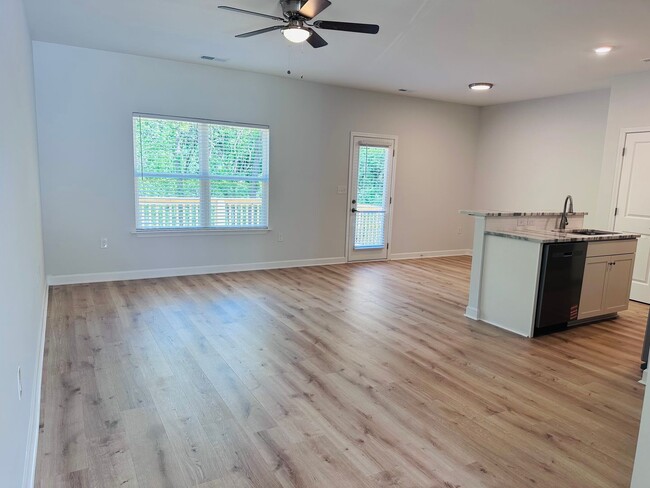 Foto del edificio - New Construction less than 30 minutes from...