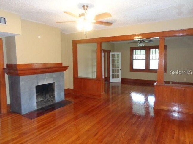 Foto del edificio - 620 E Anderson St