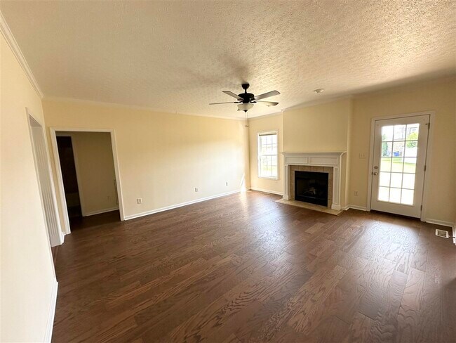 Building Photo - 3723 Woodbridge Ln