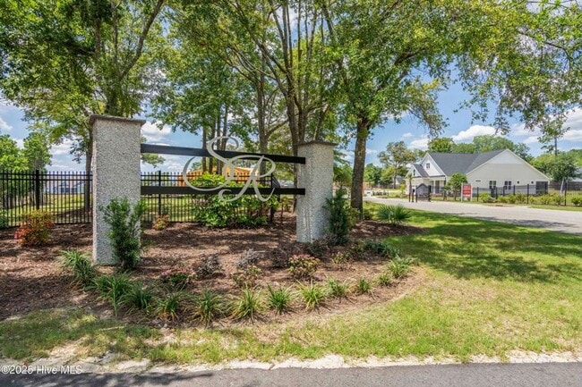 Building Photo - Brand new georgous 4 bed 3.5 bath townhome...