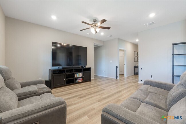 Foto del edificio - 2305 Merganser Dr