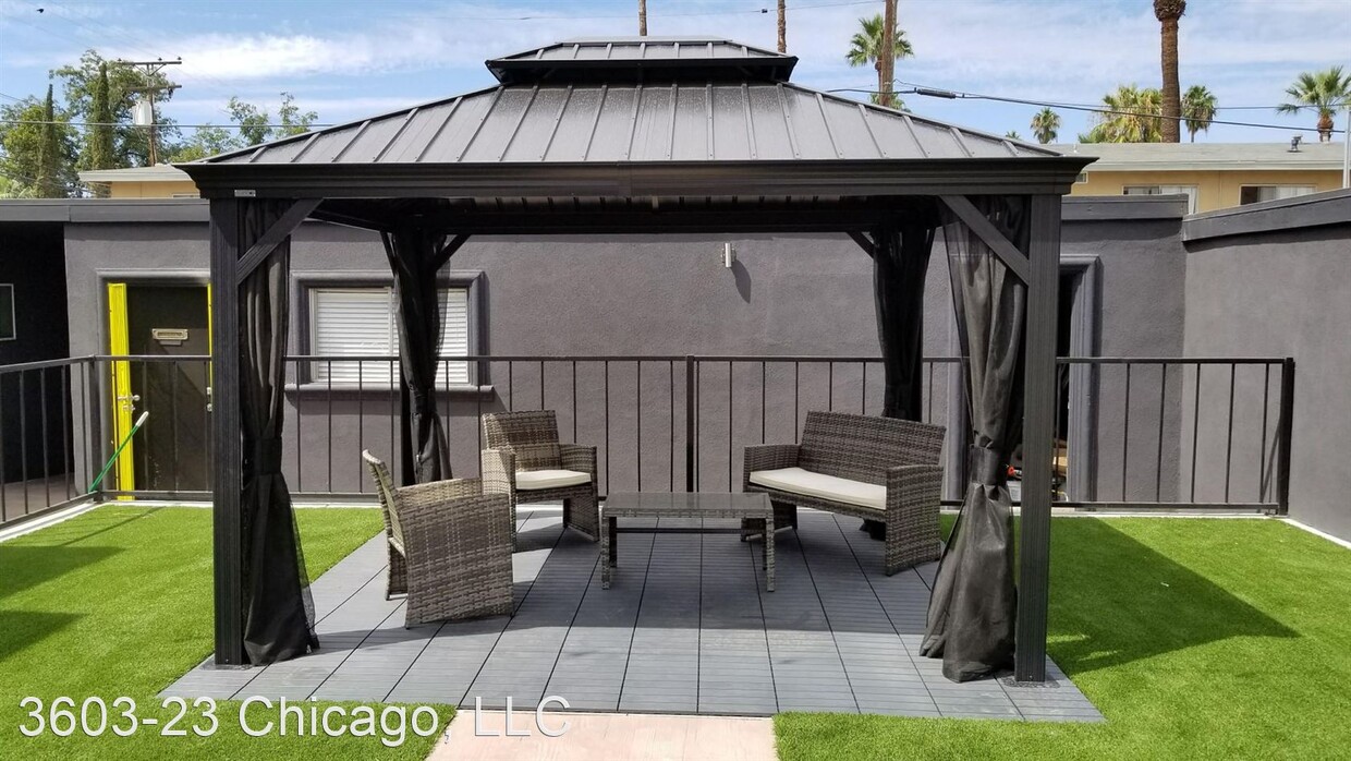 Building Photo - 2 br, 1 bath Room For Rent - 3603 Chicago Ave